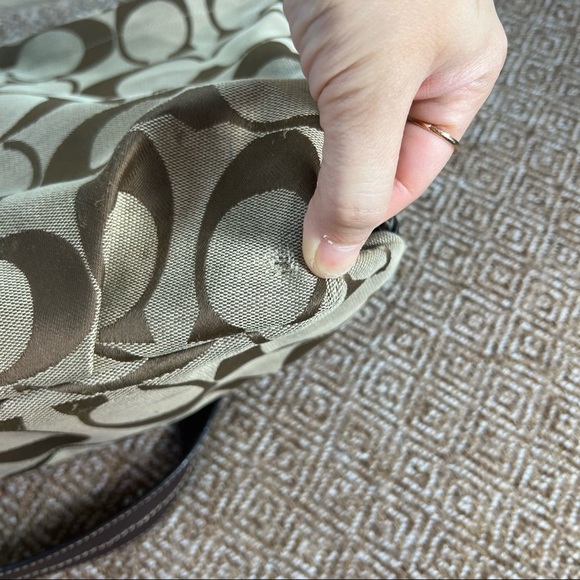 COACH TAN/BROWN HANDBAG WITH STRAP USED SOME WEAR ON BOTTOM OF FABRIC SEE PICS - Picture 11 of 15